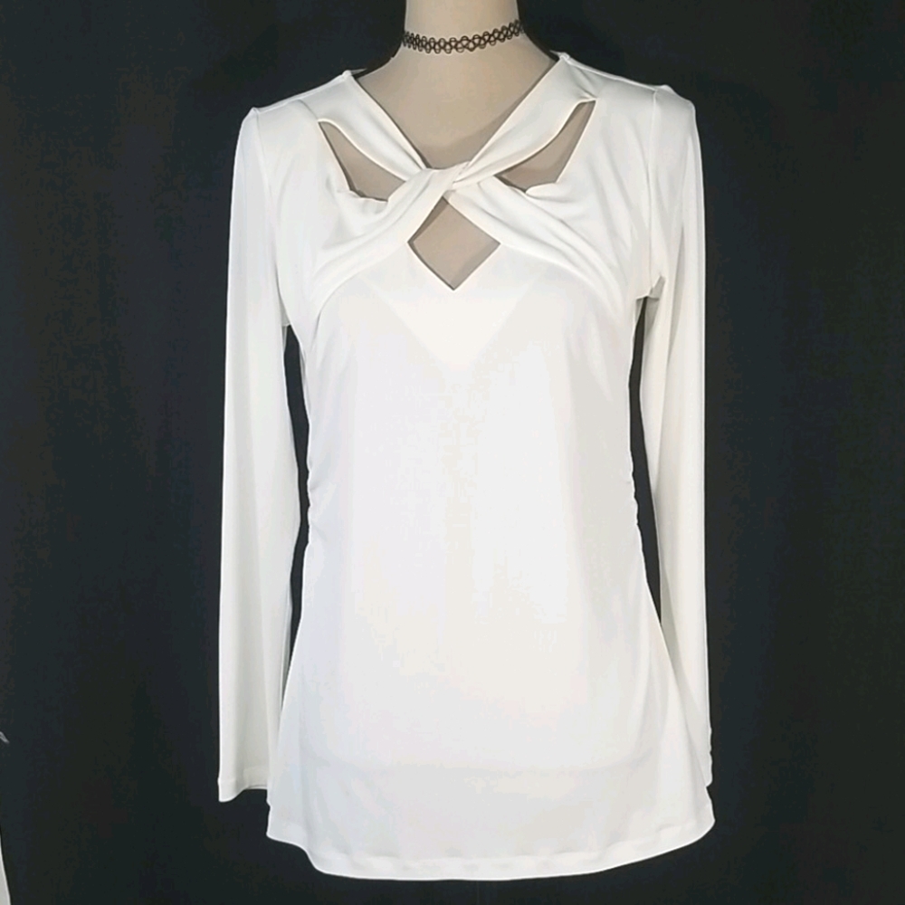 Travel by Tribal ivory long sleeves Top blouse. M
